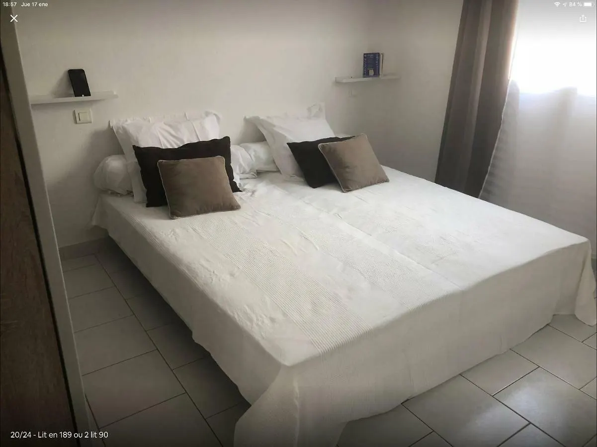 Petite Maisonette Adossee Mais Independante Avec Piscine Villa Peymeinade